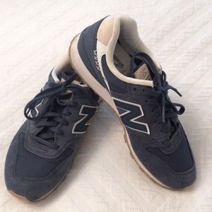 New balance tennis.